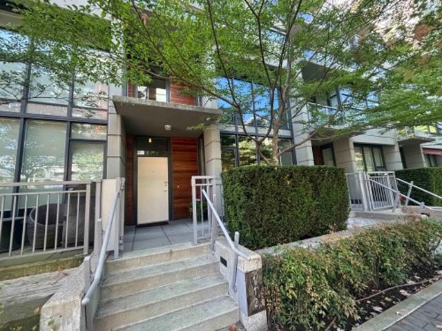 112 1St Avenue W, Vancouver, BC, V5Y 0H4 house for sale | Listing ID R3151 | Royal LePage