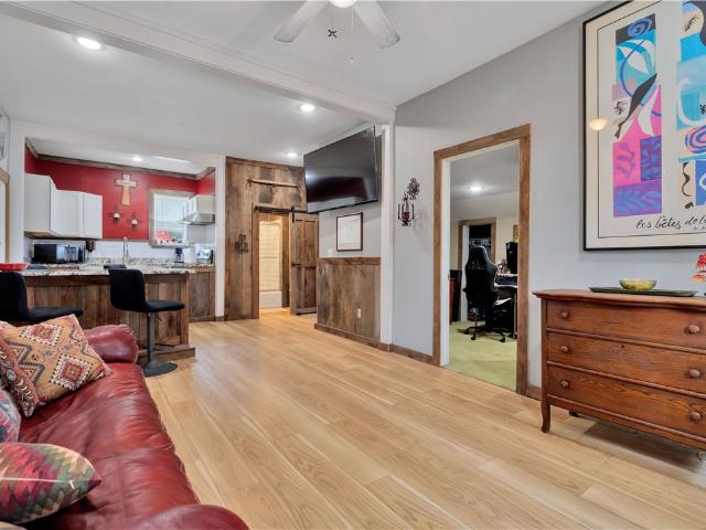 112 W Thurman Street