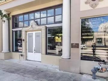 112 W Indiana Ave #205, Deland, FL 32720 MLS V4943525
