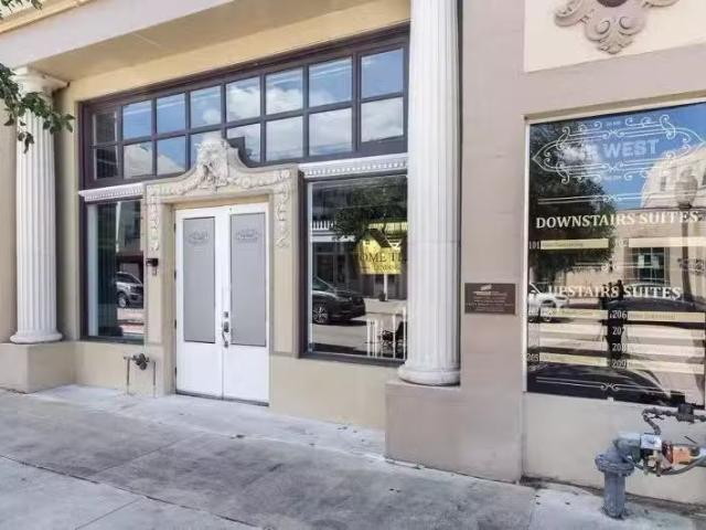 112 W Indiana Ave #205, Deland, FL 32720 MLS V4943525