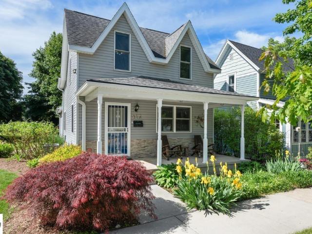 112 W Lincoln Street