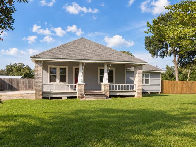 112 Wood Avenue