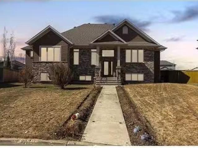 112 Woodpecker Green, Fort Mcmurray, AB, T9K 0L3 house for s.
