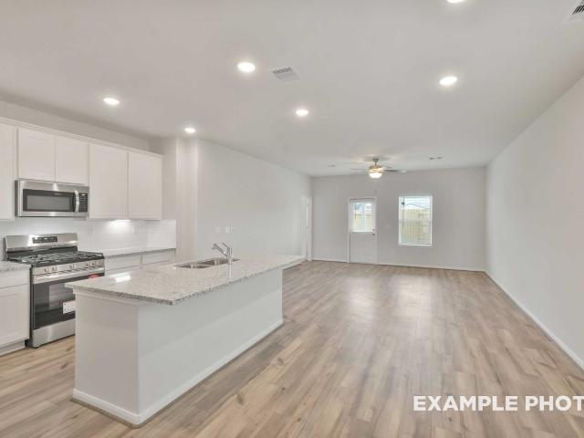112 West Canopy Crossing Circle