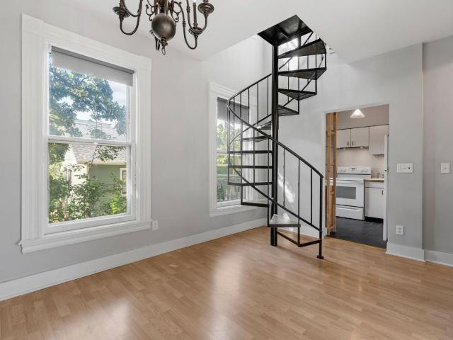 112 Western Avenue N # 5