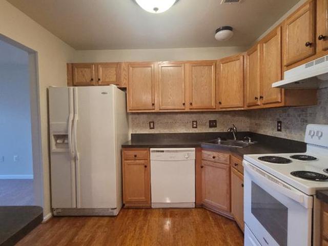 112 Timberlake Terrace # 8