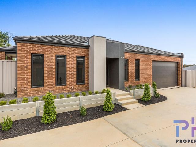 1/12a Stoneham Street Golden Square