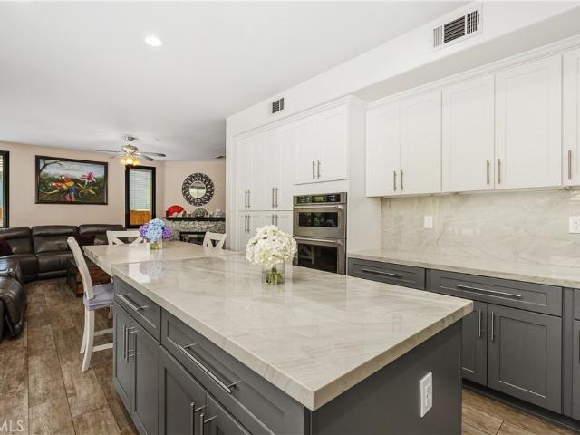 11349 Parkfield