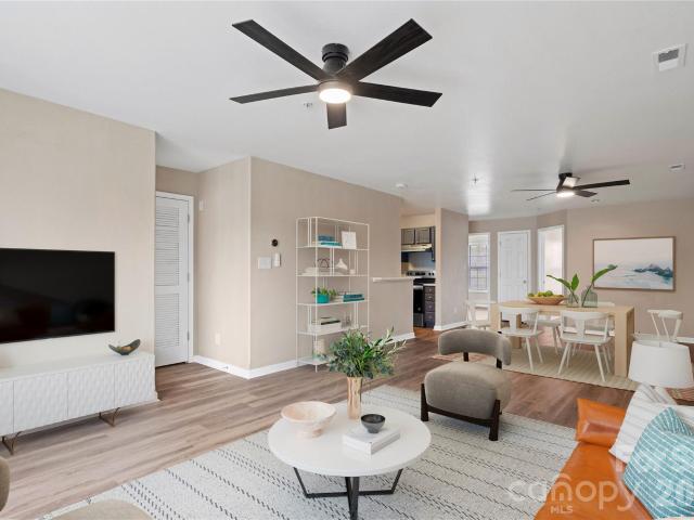 1134 Plaza Walk Dr, Charlotte, NC 28215 | MLS #4354