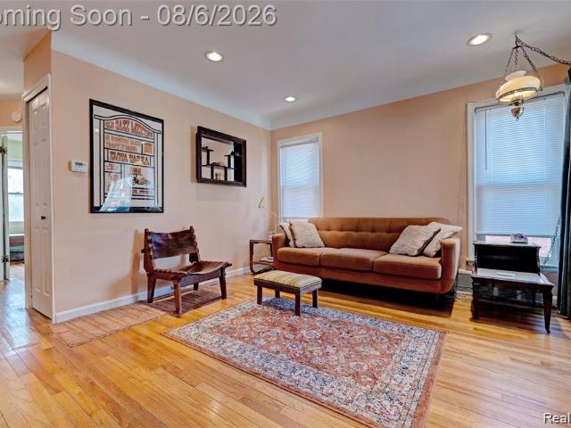 11353 Rockland