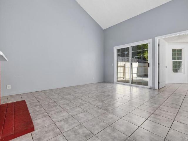 1135 Manzana Way