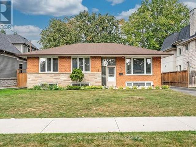 1135 Bridge Road N, Oakville Wo West, ON, L6L 2B6 house for sale | Listing ID W13843 | Royal LePage