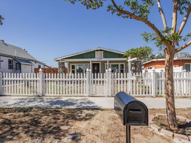 1135 Columbia Street