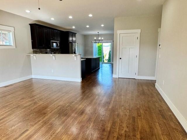 1135 Cross Pointe