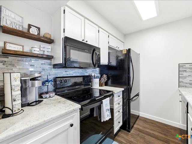 1135 Parkview Drive C18