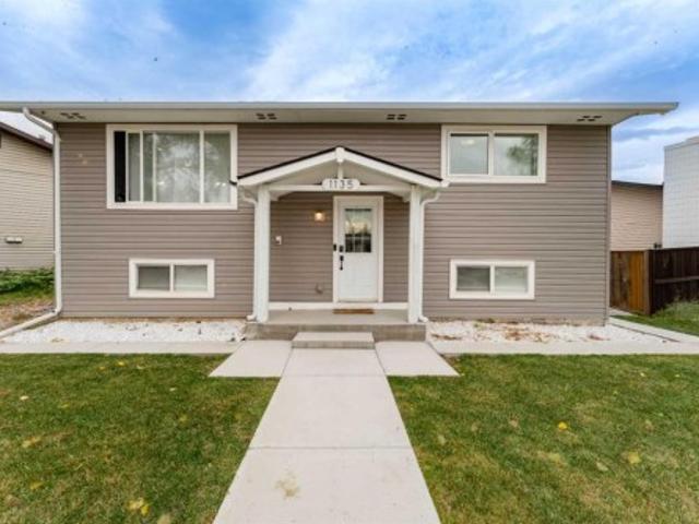 1135 Penrith Crescent Se, Calgary, AB, T2A 2H8 house for sale | Listing ID A2349 | Royal LePage