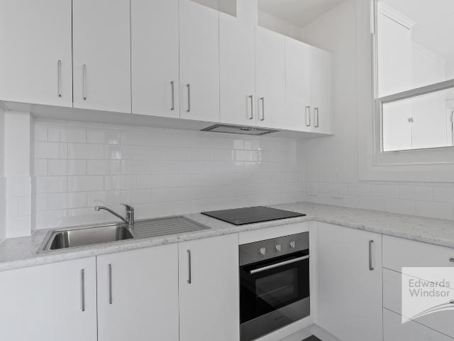 1/135 Sandy Bay Road Sandy Bay 7005 Australia Edwards Windsor
