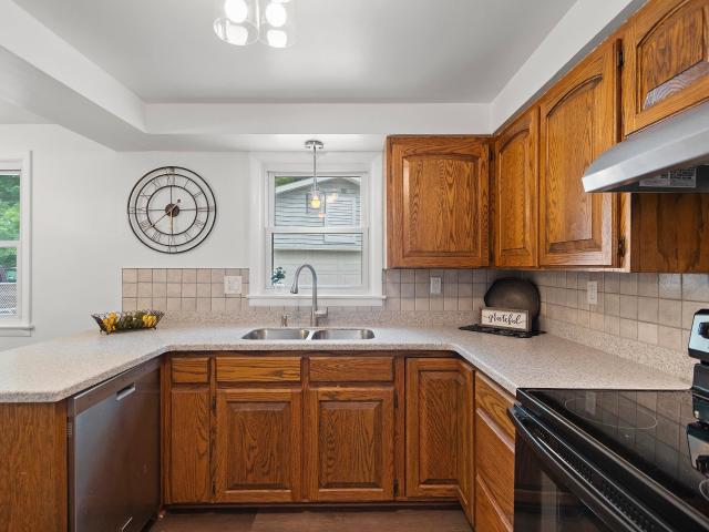 1135 WIRTZ Avenue