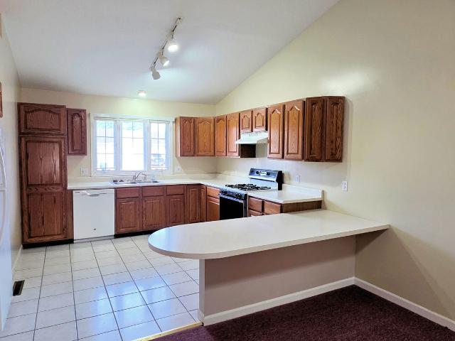 1136 Meadows Walk