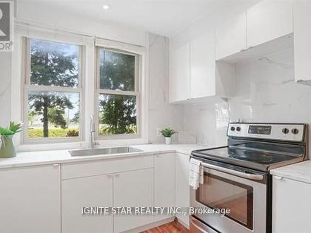 1136 Bronte Road, Oakville, ON, L6M 4G4 house for sale | Listing ID W13619 | Royal LePage