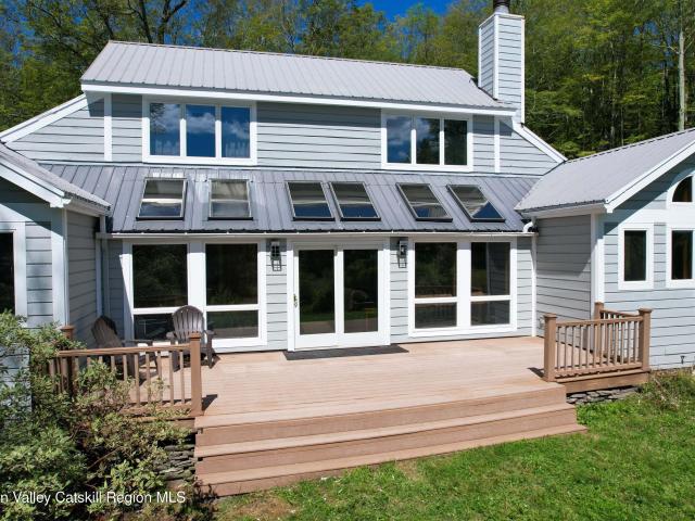 1136 Fiddlers Elbow Road
