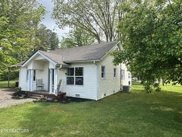 1136 Highway 70 E
