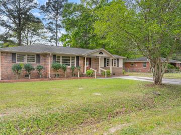 1136 Lakeshore Drive