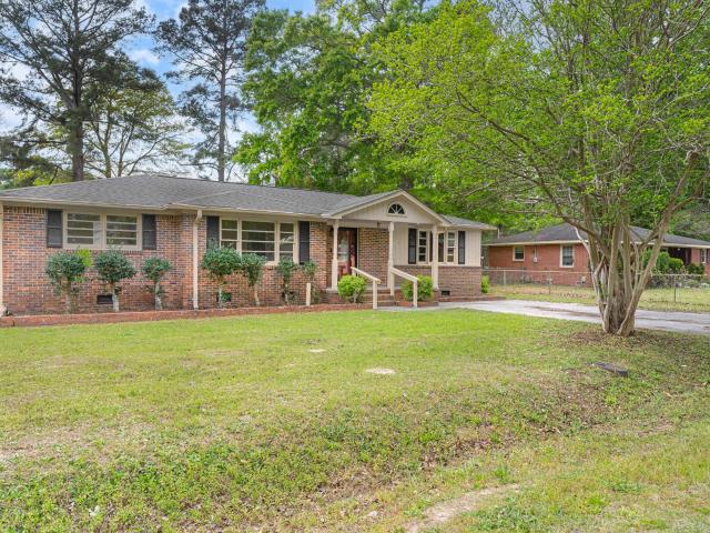 1136 Lakeshore Drive
