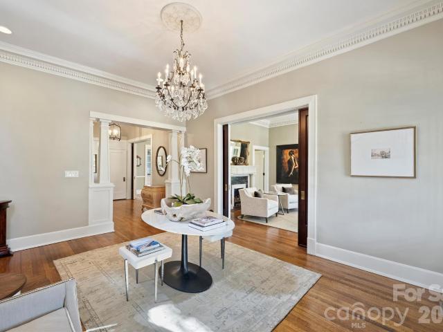 1136 Queens Road