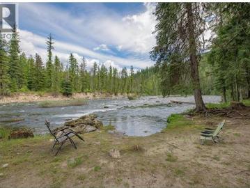 1136 Sugar Lake Road, Cherryville, BC, V0E 2G2 house for sale | Listing ID 10383 | Royal LePage