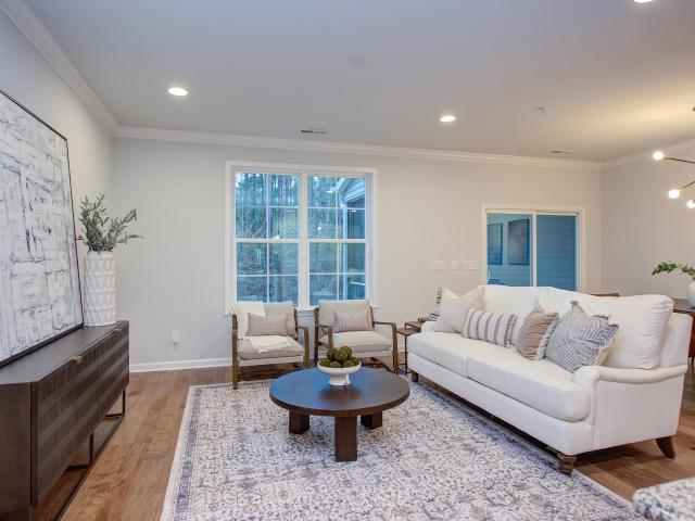 1136 Southpoint Trail