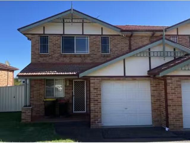 1/136 Wilson Road, HINCHINBROOK Townhouse for rent Listed by.