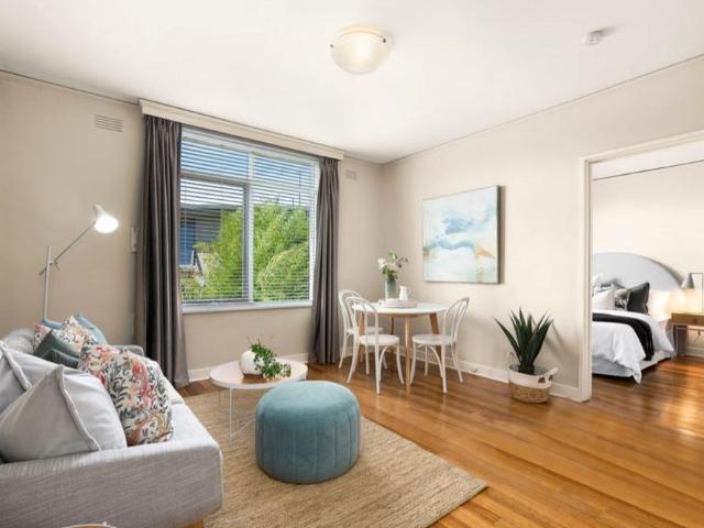 11/37 Myrnong Crescent, Ascot Vale VIC 3032