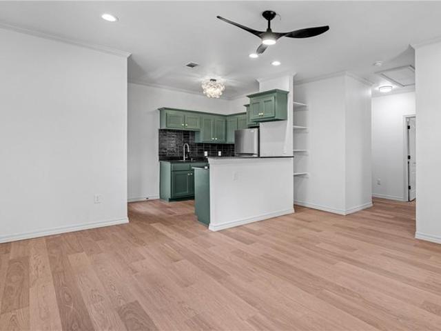 1137 N Leverett Ave Apt 202, Fayetteville, AR 72703