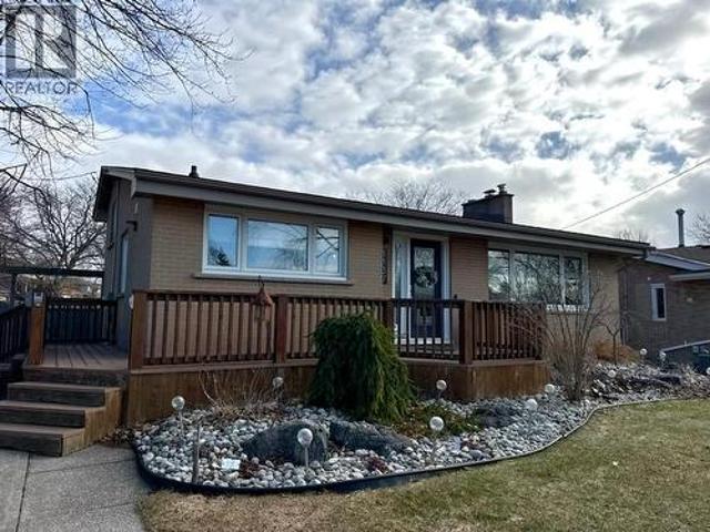 1137 Gurd Street, Sarnia, ON, N7V 4B2 house for sale | Listing ID 26018 | Royal LePage