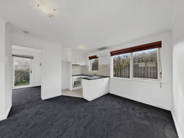 1/137 Woodland St, Essendon
