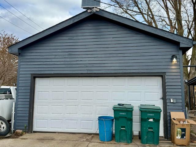1138 W Oregon Road