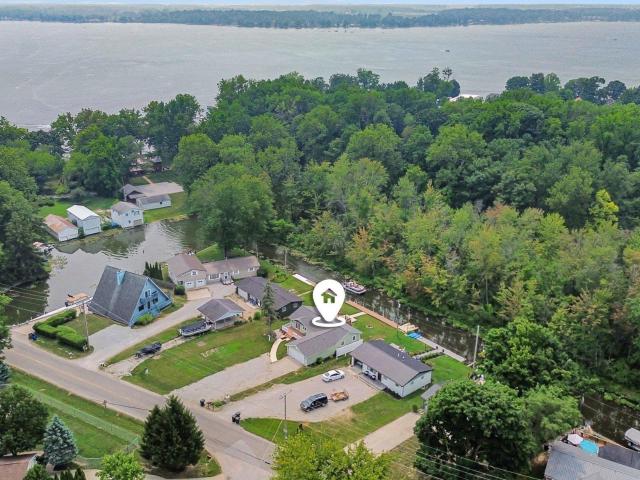 11397 NE Wawasee Drive