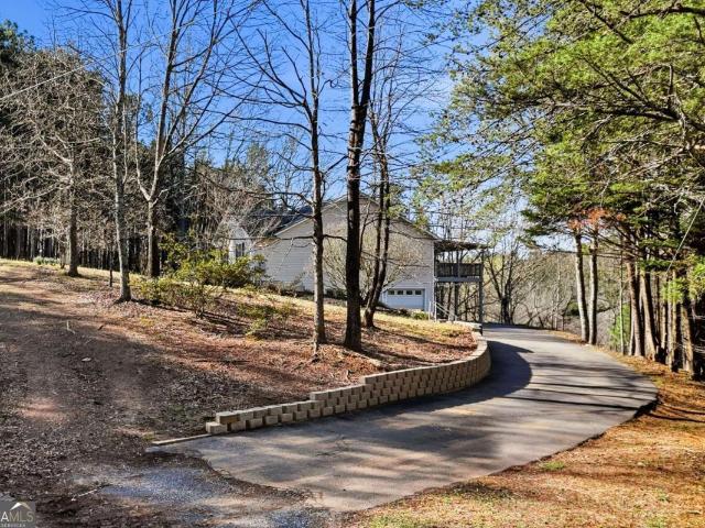 1139 Davis Road W