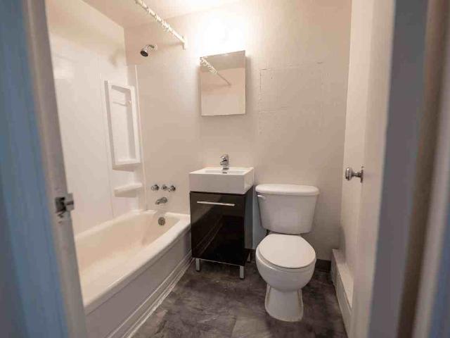 1139 Grant 1 Bedroom Apartment for Rent at 1139 Grant Ave, Winnipeg, MB R3M 1Y8 Rockwood