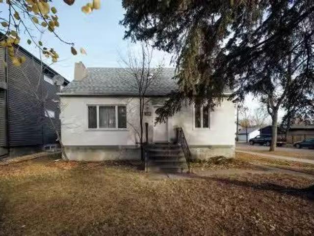 11302 75 Avenue, Edmonton, AB, T6G 0H5 house for sale Listi.