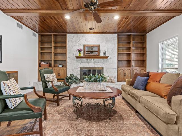 11306 Pickfair Dr