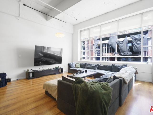 1130 S Flower Street 215