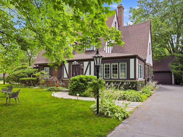 1131 N Warwick Road