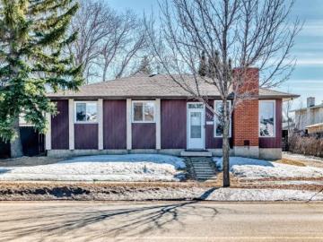 Dunluce, Edmonton, Alberta - Garden, Parking