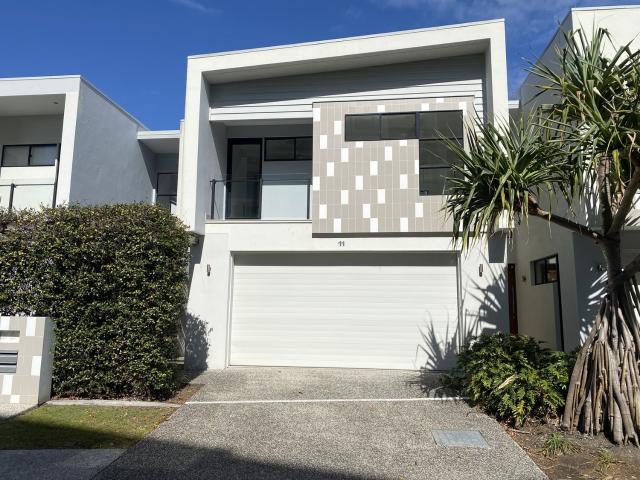 11/323 Bayview StreetHollywell QLD 4216, Australia