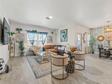 11321 Pecan Crk Dr, 4 beds, 3 full baths