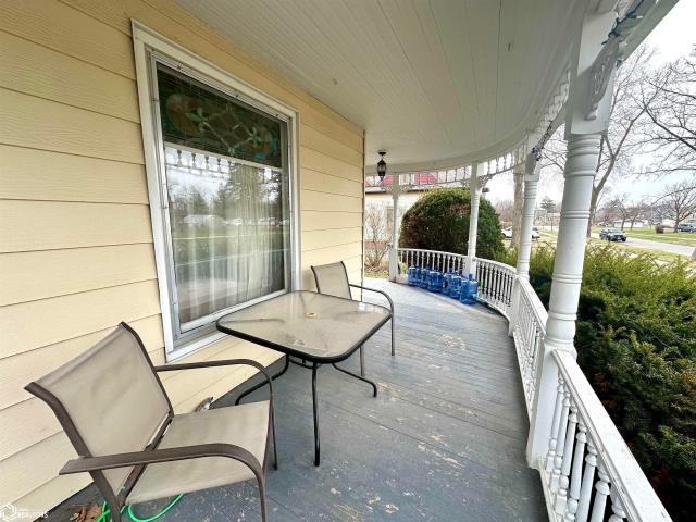1132 Elm Street