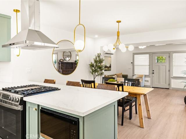1132 W 56th