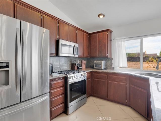 11334 Courtside St, Victorville, CA 92392 | MLS #IG26087